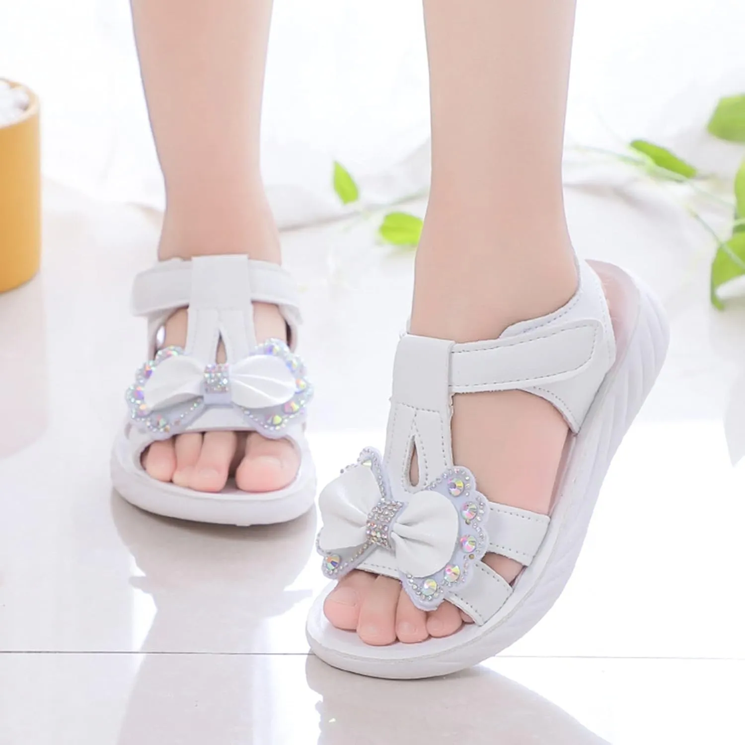 Girls Rhinestones Bow Flat Sandals Open Toe Soft Sole T Strap Cute Dress Up Shoes for 4 to 12 Yearss Kids Sandals