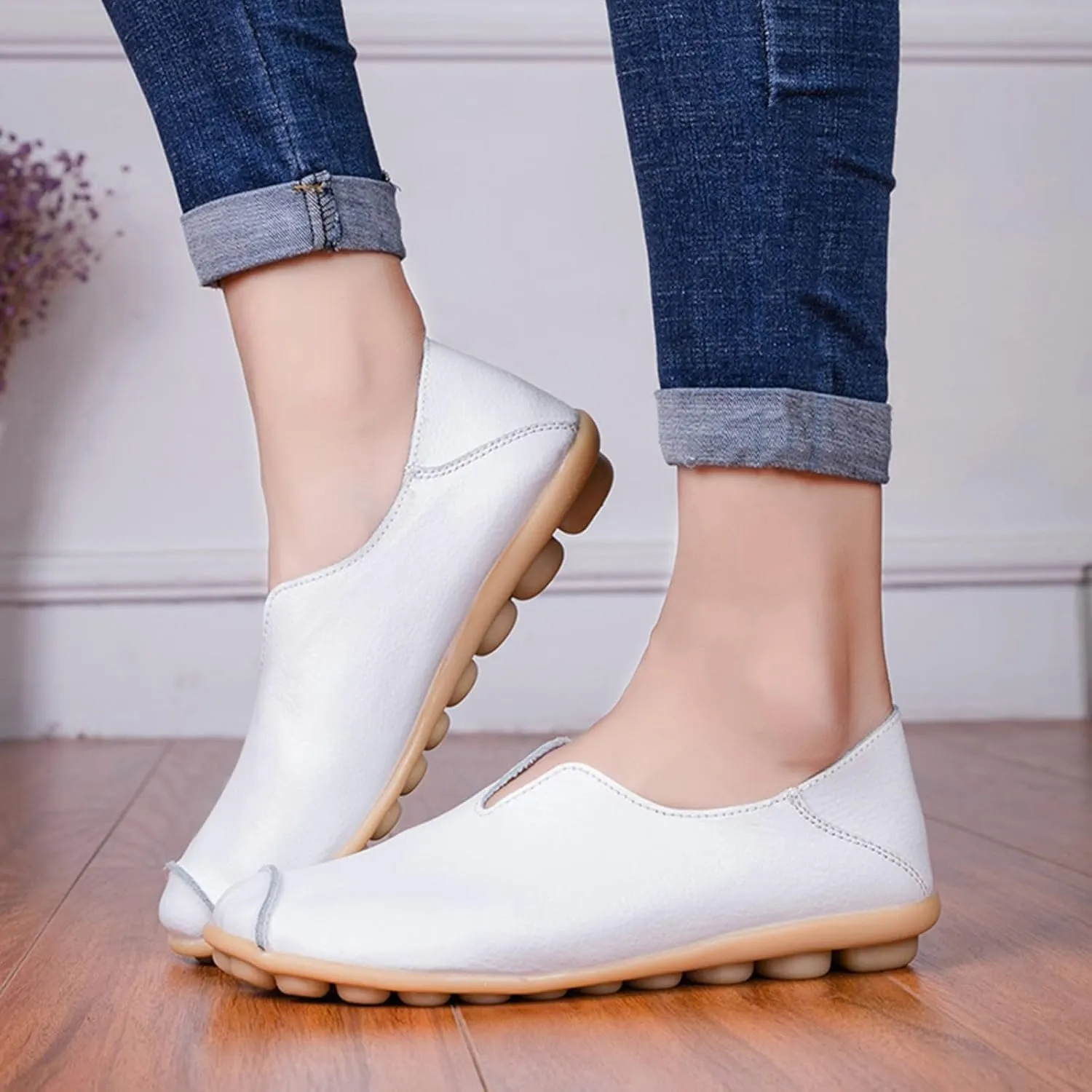 Women's Comfortable Loafers Comfort Walking Boat Shoes Non Slip Soft Leather Flat Sandals for Women Breathable Low Top Lightweight Athletic Outdoor Walking Shoes Driving Flats