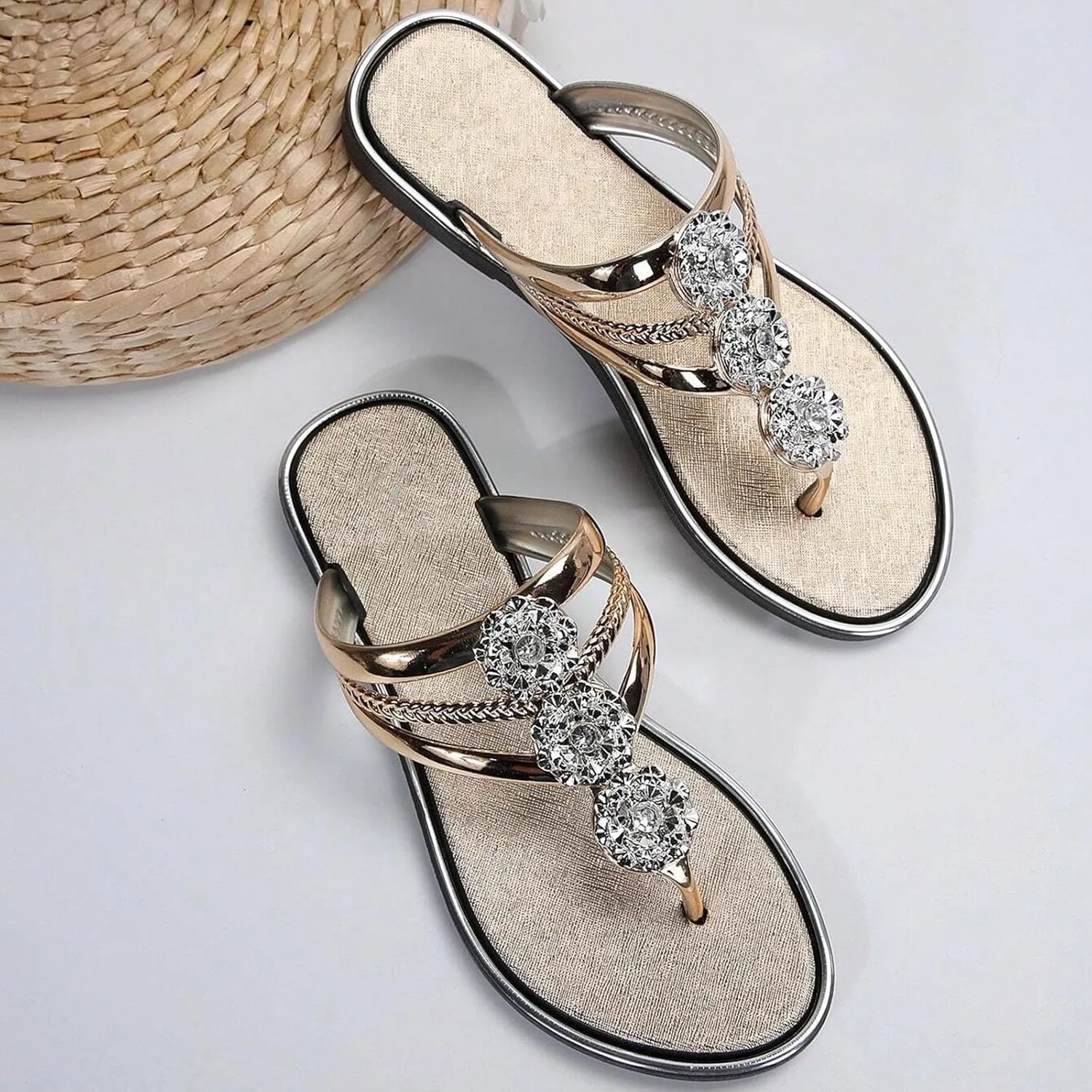 ZWRXW Women's Flat Sandals Glitter Shiny Slide Sandals Slip On Flip Flop Sandal Fashion Dressy Thong Sandal Comfortable Bohemian Flats Slippers Summer Walking Beach Shoes